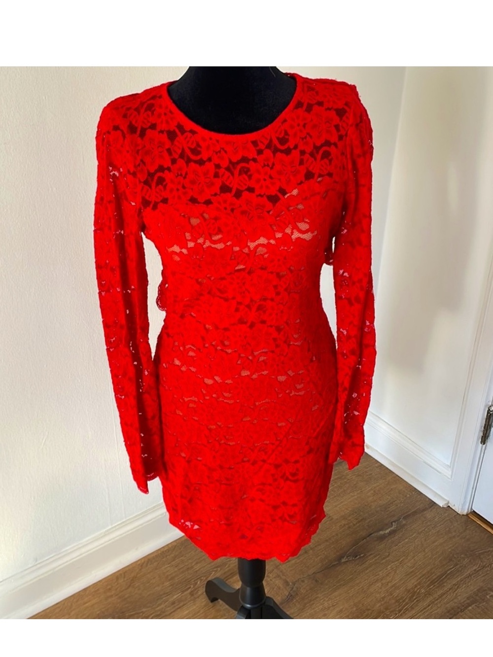 Express Vibrant Red Lace Long-Sleeve Cocktail Dress